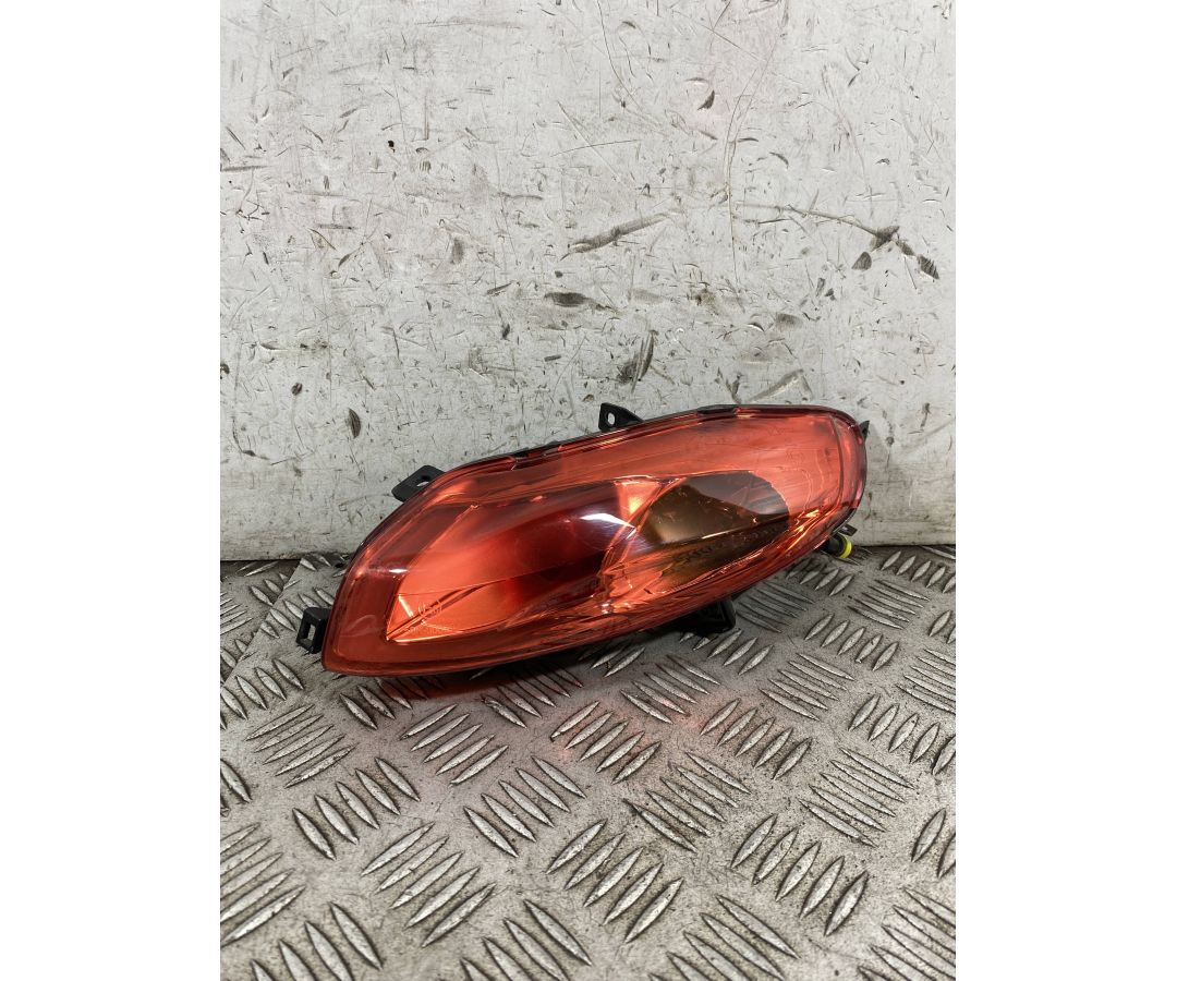 Fanale Stop Posteriore Destro DX Piaggio Medley 125 / 150 dal 2016 al 2019  1763650455987