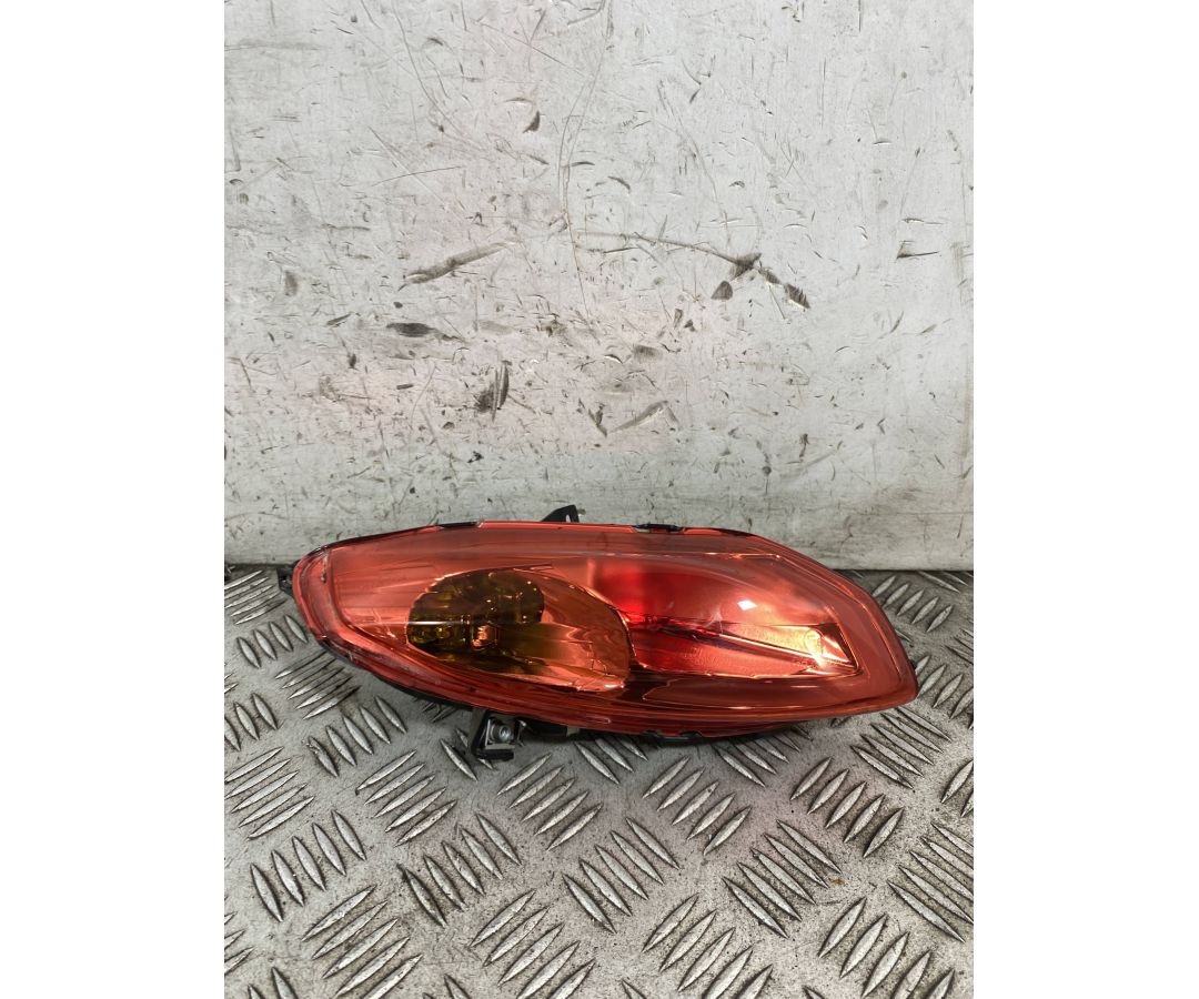 Fanale Stop Posteriore Sinistro SX Piaggio Medley 125 / 150 dal 2016 al 2019  1763651233003