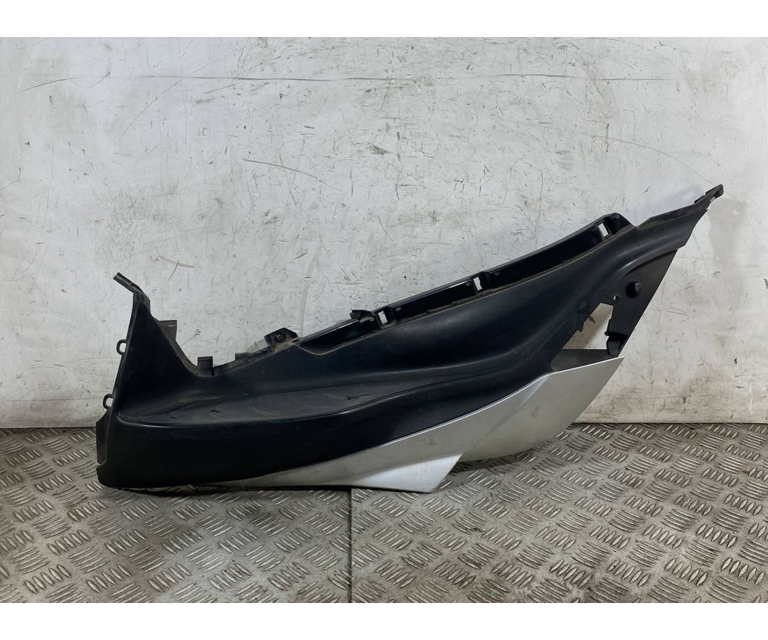 Carena Pedana Poggiapiedi Sinistra SX Piaggio Medley 125 / 150 dal 2016 al 2019  1763712561526