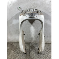 Carena Scudo Anteriore Con frecce Peugeot Tweet 125 / 150 Dal 2010 al 2017  1764605261875