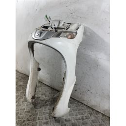 Carena Scudo Anteriore Con frecce Peugeot Tweet 125 / 150 Dal 2010 al 2017  1764605261875