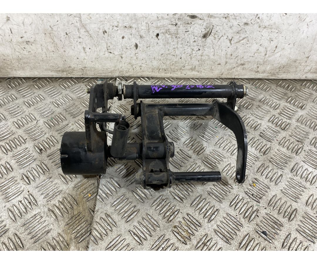 Staffa Supporto motore Piaggio beverly 300 Dal 2011 al 2018  1764837849704