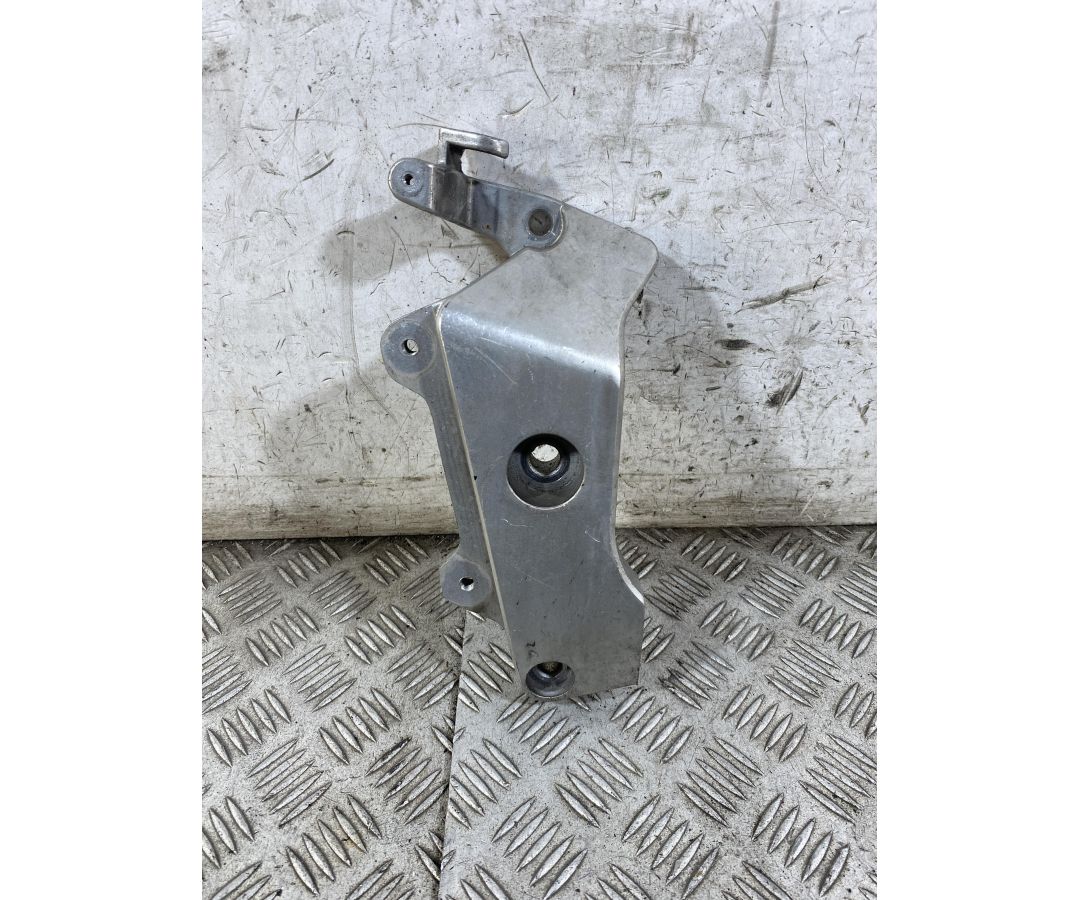 Staffa Supporto Pedana Destra Dx Honda Hornet 600 Dal 2005 al 2006  1766071474285