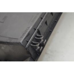 Vano Portaoggetti Toyota Yaris Dal 2005 al 2011 Cod 55550-0d060  1766393949713