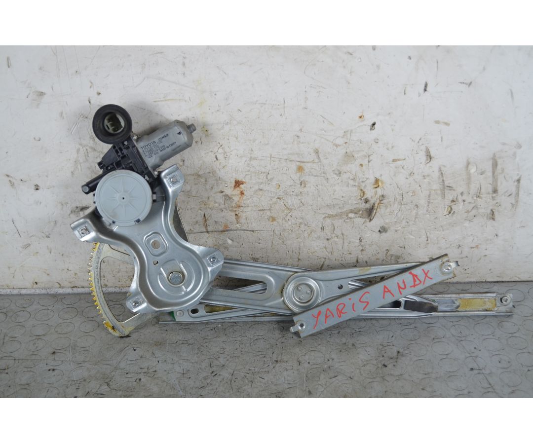 Alzacristalli Elettrico Anteriore DX Toyota Yaris dal 2005 al 2011 Cod 85710-0D100  1766491210548