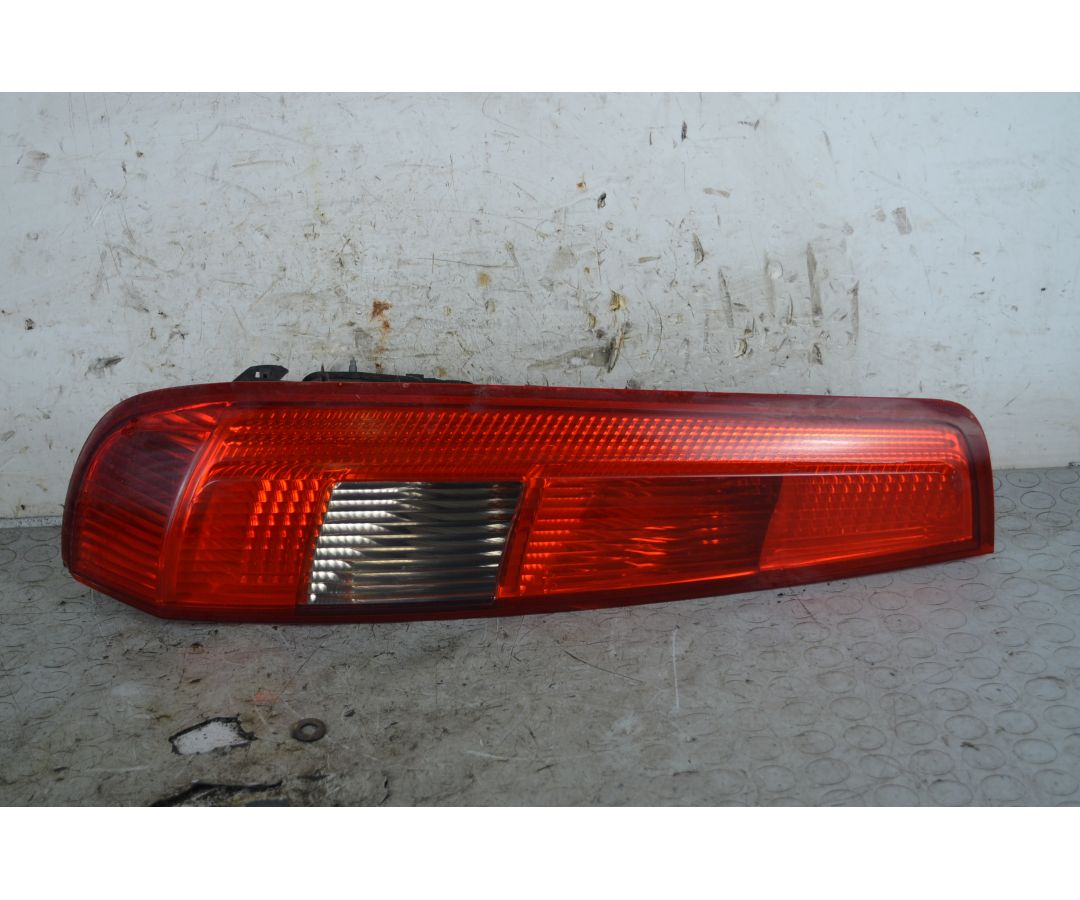 Fanale Stop Posteriore SX Ford Fiesta V 3 porte Dal 2002 al 2008 Cod 1324570  1767084593215