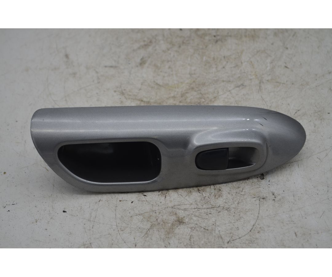 Pulsantiera Alzacristalli Posteriore DX Nissan Juke Dal 2010 al 2018 Cod 829601KA2A  1767365834341