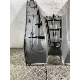 Carena Pedana Poggiapiedi Piaggio Vespa ET2 / ET4 / 50 / 125 / 150 dal 1996 al 2006  1768473119757