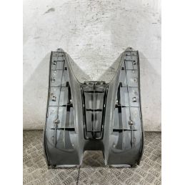 Carena Pedana Poggiapiedi Piaggio Vespa ET2 / ET4 / 50 / 125 / 150 dal 1996 al 2006  1768473119757