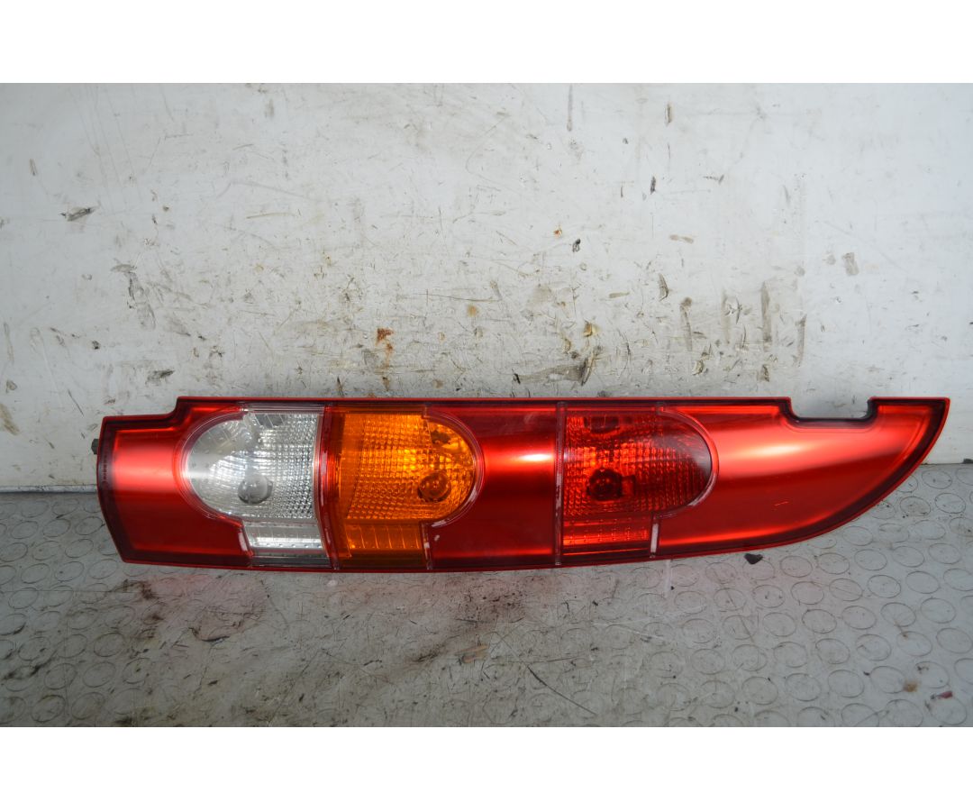 Fanale Stop Posteriore DX Renault Kangoo Dal 2003 al 2007 Cod 8200150625  1769160713999