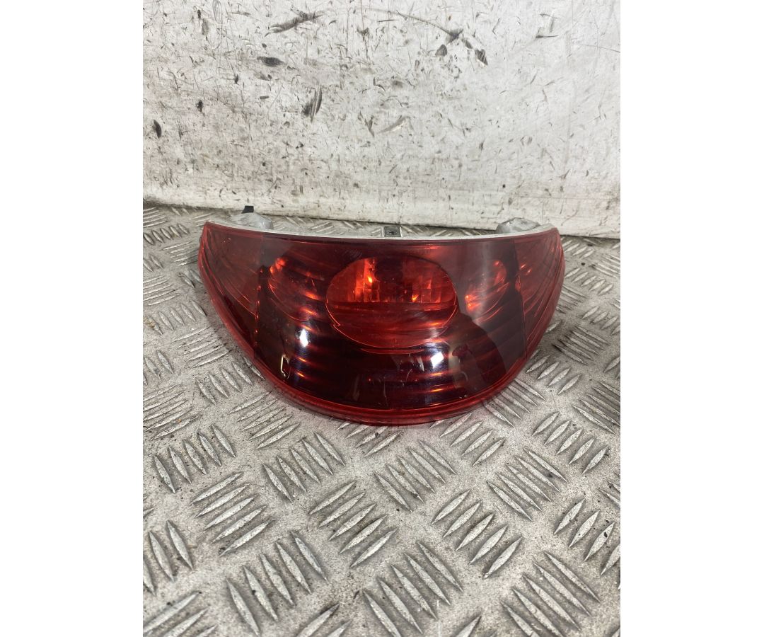 Fanale Stop Posteriore Piaggio Beverly 200 dal 2001 al 2010  1770110108284