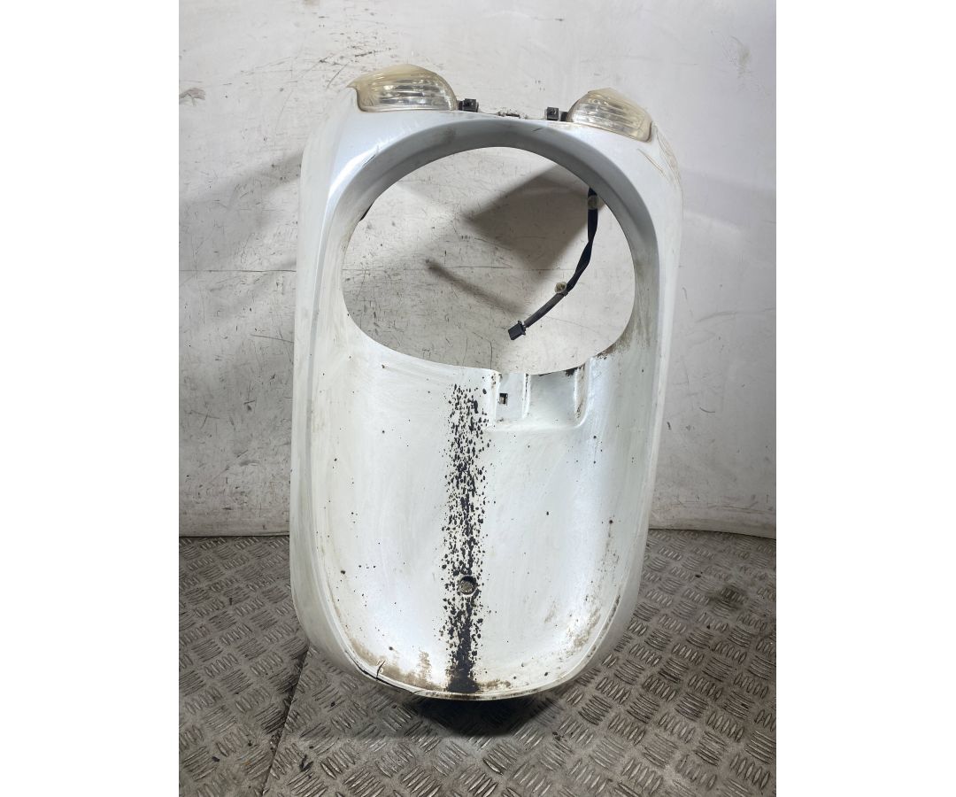 Carena Scudo Anteriore Con Frecce Honda SH 125 / 150 Dal 2009 al 2012 COD 64302-KTF-9800  1771240489601