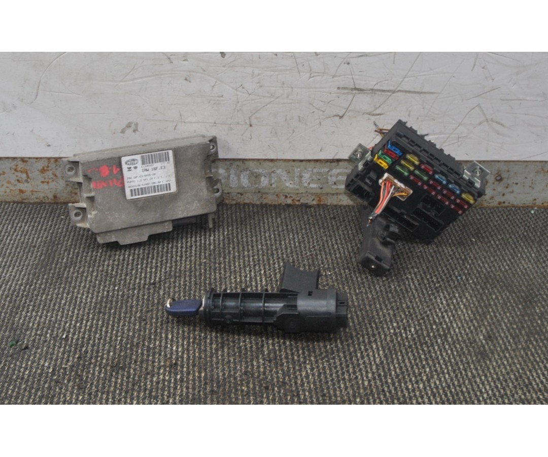 Kit chiave Completo Fiat Punto 1.2 Dal 1993 al 1999 cod : 46543447  2411111124536