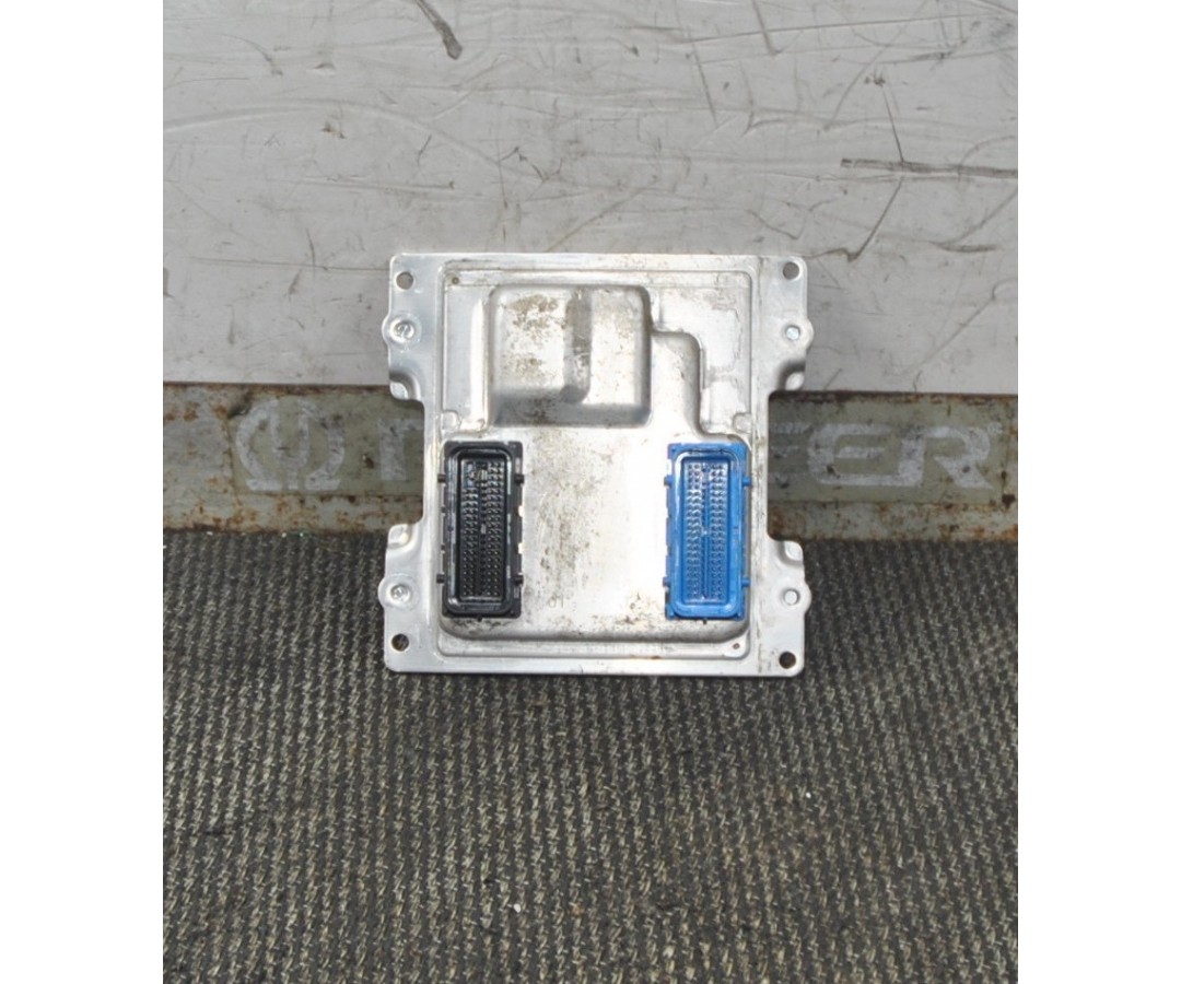 Centralina motore ECU Opel Karl 1.0 dal 2015 al 2019 cod : 12677831  2411111124833