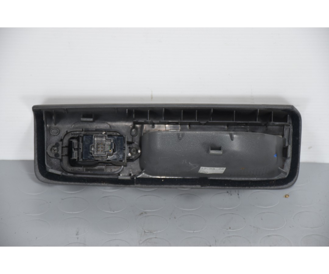 Pulsantiera alzacristalli posteriore DX Volvo V50 dal 2004 al 2012 Cod 8679478  1628257954175
