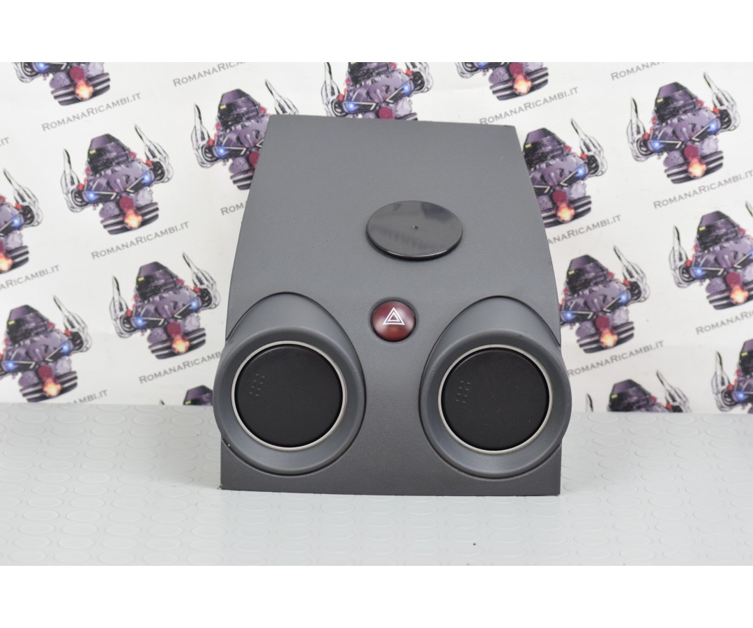 Plancia console centrale Mitsubishi Colt VI '04 - '08 cod. 8002A583XA con 4 frecce e attacco per ventose.  2411111128268