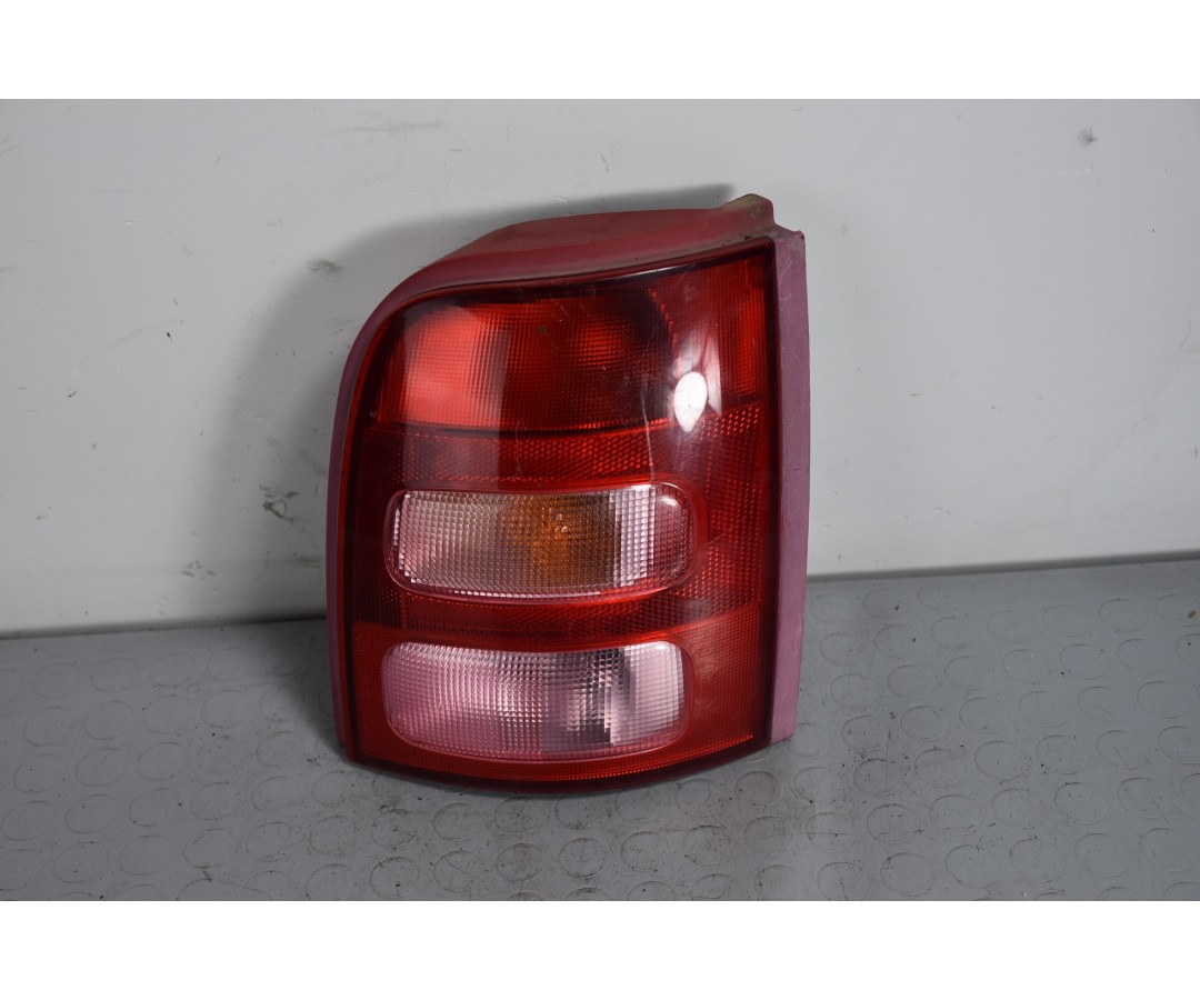 Fanale stop posteriore DX Nissan Micra K11 Dal 1992 al 2002 Cod 265501F505  1637678786951