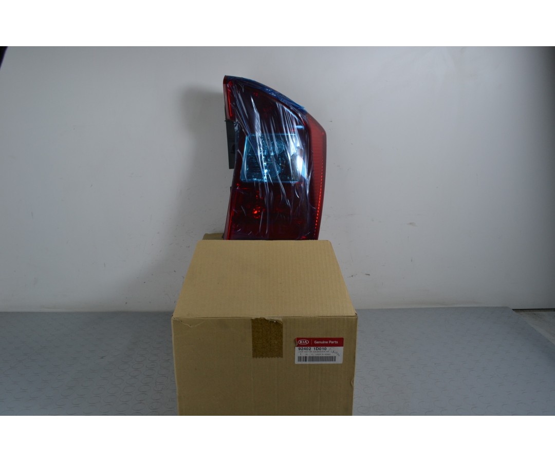 Fanale stop posteriore DX Kia Carens Dal 2006 al 2013 Cod 924021D010  1646404470750