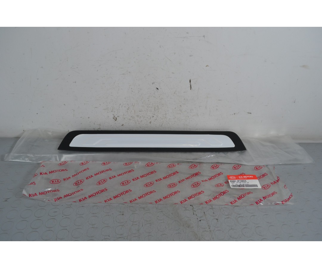 Battitacco Anteriore Sx Kia Sorento BL dal 2002 al 2009 Cod 858812P100VA  1647875343703